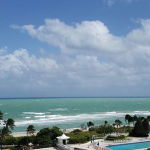 Meet your Posher, Alison